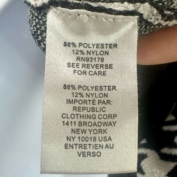 T Tahari  Black and White Houndstooth Sweater Size M - Picture 8 of 10